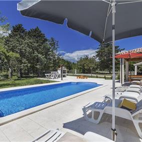 6 bedroom villa with pool near Labin, Istria, sleeps 12